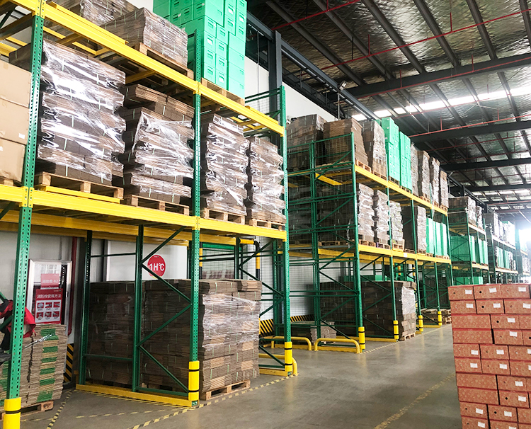 Blue HHT Steel Push Back Racking System Within 2-5 Pallet Depth