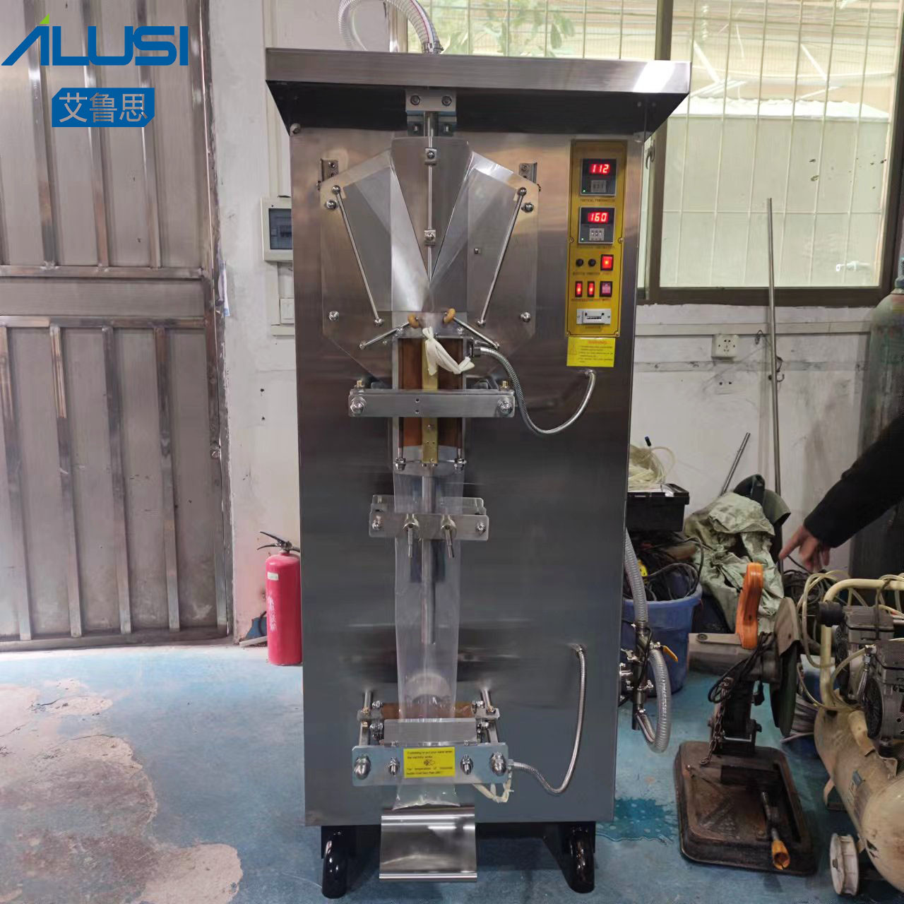 Automatic Water Pouch Packing Machine Pneumatic Driven 35-70 Bags / Min