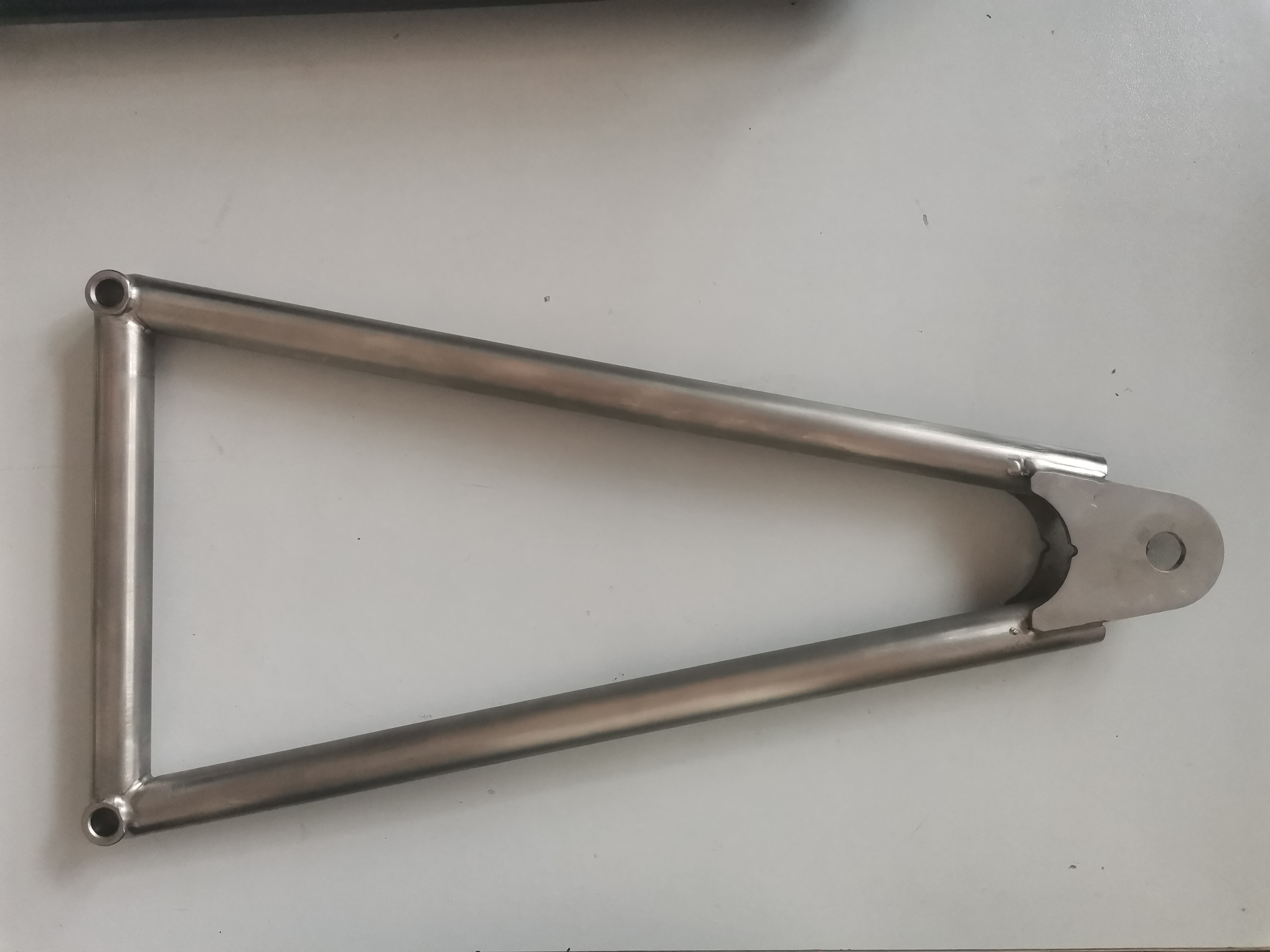 Custom-made Jacobs Ladder Natural Titanium 13 5/8 in Long 3 hole 1 hole for Universal Car Fitment Sprint Car Racing