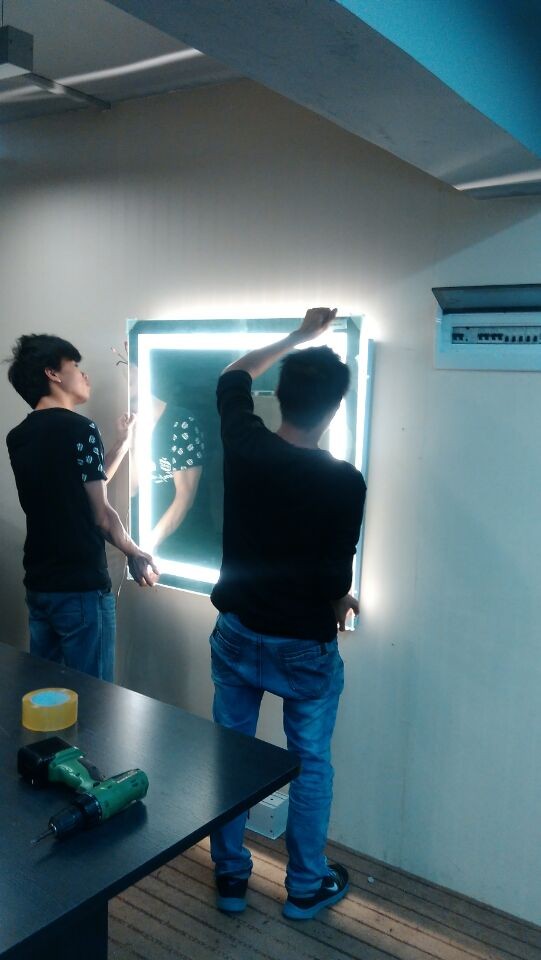 Custom Lighted Bathroom Smart Vanity LED Mirror with Rust Resistant Metal Chassis