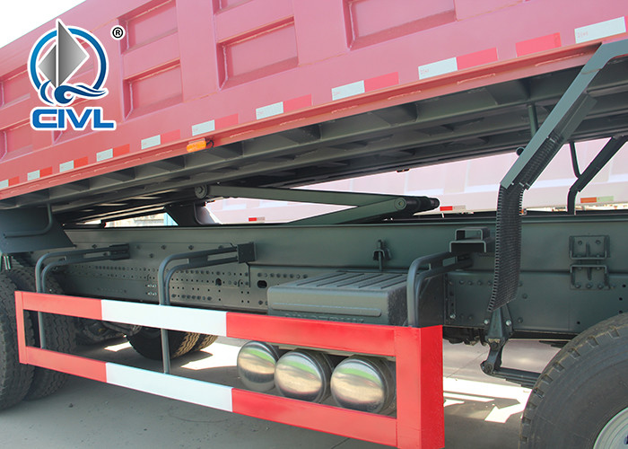 Big Loading 50T SINOTRUK Heavy Duty Dump Truck Driver 8X4 And Chassis