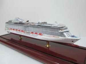 China Home Decoration Golden Princess Cruise Ship Models With Woodiness Hull Material Fashion wholesale