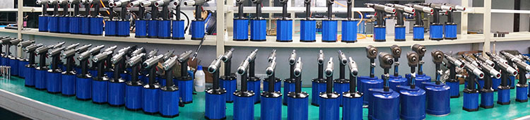 Stroke 20mm Air Riveting Tool With Vacuum Suction Anti Vibrations