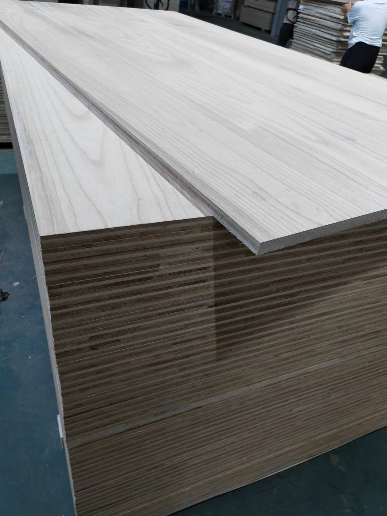 Modern Design Solid Wood 3 Layers Wood Panel for Furniture Project Solution Capability