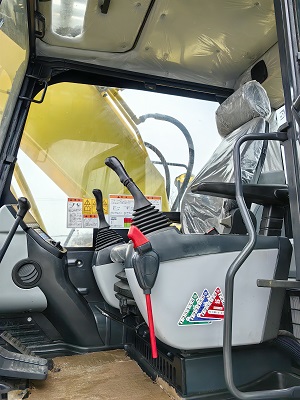 20 Ton Used Komatsu PC200-8 Excavator in Good Condition with Original Hydraulic Valve