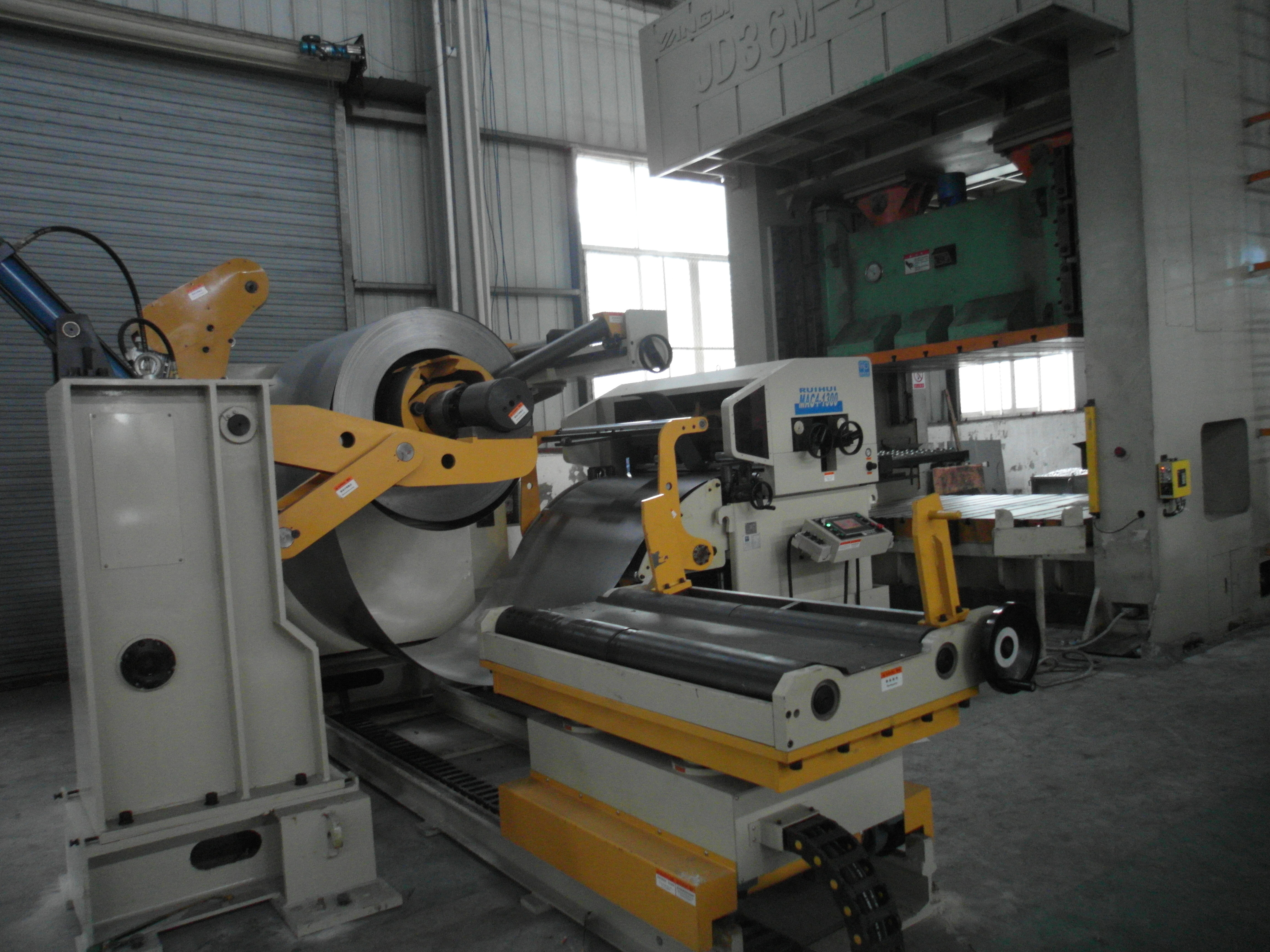 10000Kg NC Servo Roll 600mm Width High Speed Feeder