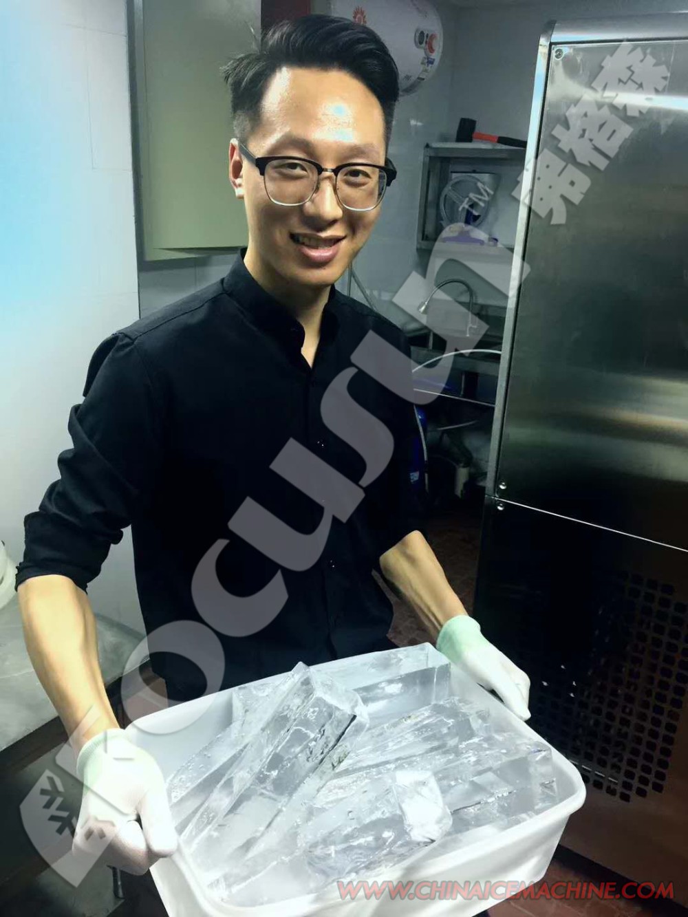 Air Cooling Clear Block Ice Machine Small Capacity Ice Ball for Cold Drinks 600*250*1200mm