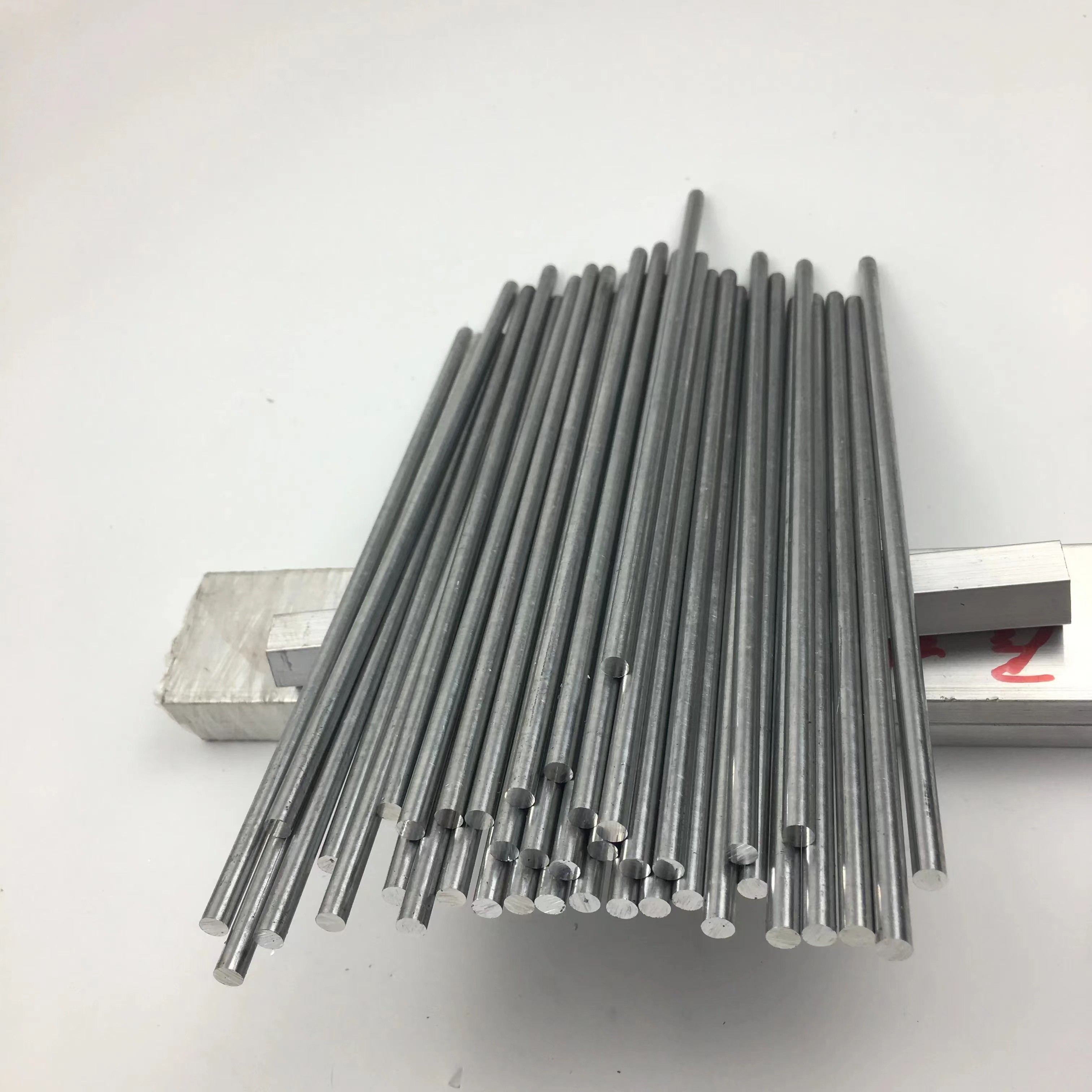 Cutting Size 7075 Aluminio Round Bar / Aluminum Rod Price