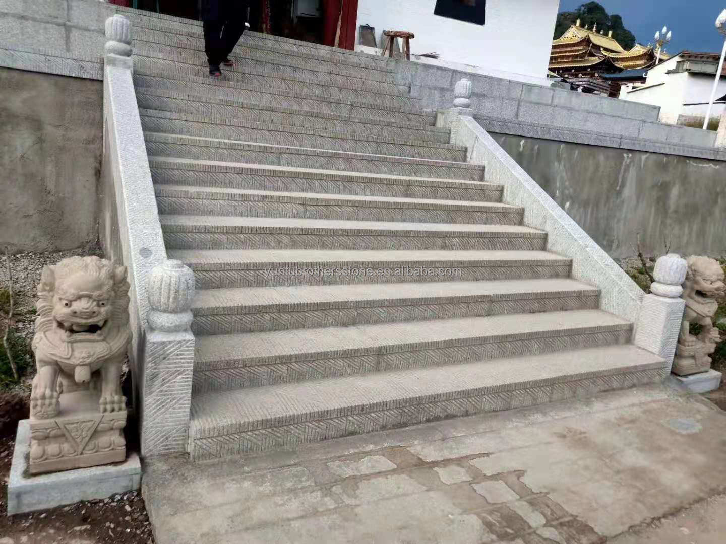 Outdoor Cut-To-Size White Granite Slab with Modern Design and Flamed Granite Steps