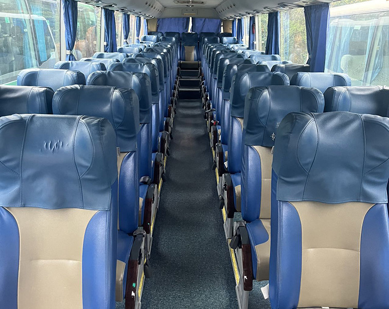 12m 57seats LHD Used Yutong Bus Diesel Engine Coach Bus 1door Used Commercial Buses