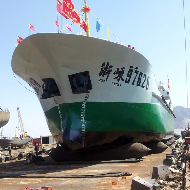 Vessel Launching Boat Lift Airbags , Natural Rubber Inflatable Rubber Balloon
