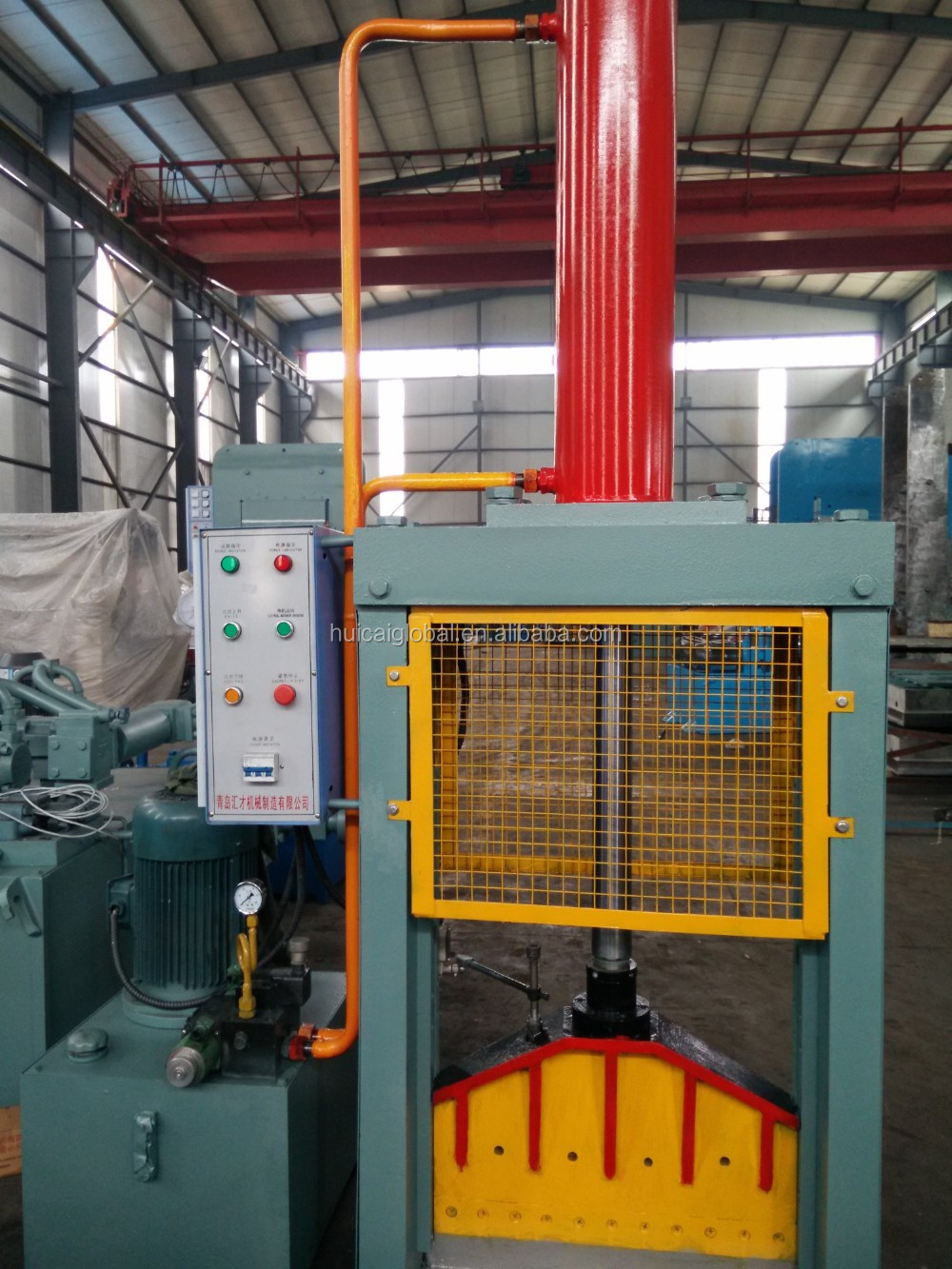 1500 KG Weight Single Blade Hydraulic Rubber Bale Cutter Equipped with 75 kW Power