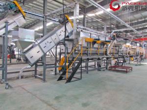 China Flakes PET Bottle Recycling Machine , PET Bottle Recycling Equipment Water Saving wholesale