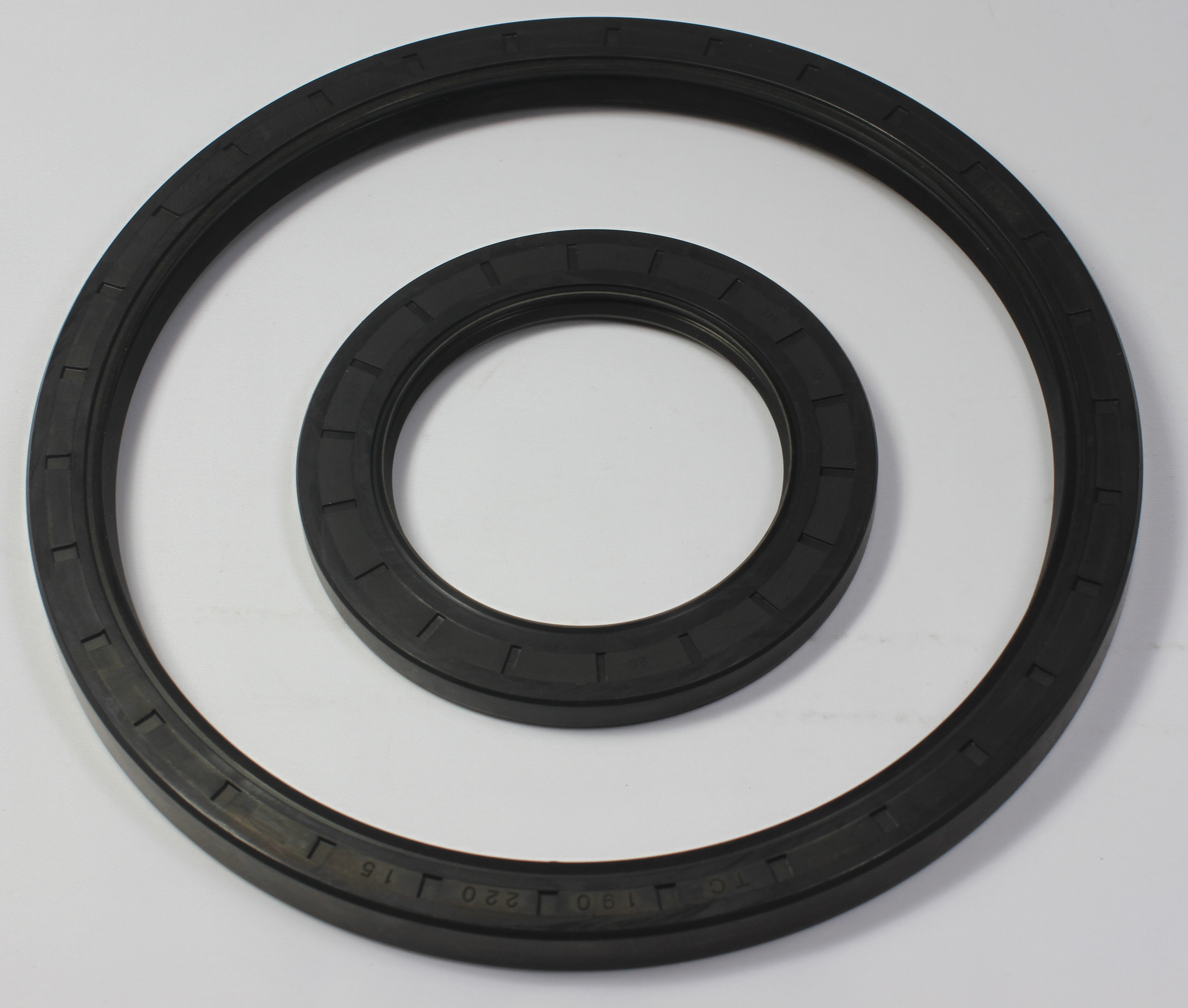 China Shaft Bearing NBR Oil Seals TC Frame Petroleum Resistance wholesale