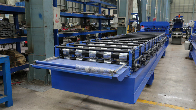 Stable Transmission Glazed Tile Forming Machine 8-12m/Min Forming Speed