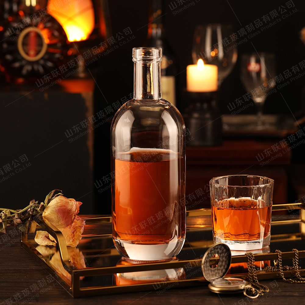 Thick Bottom And Glass Wine Bottles Customized For Whiskey Bourbon Brandy Vodka