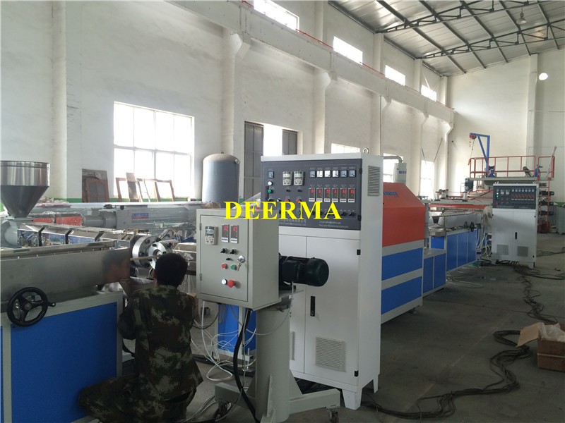 15kw Plastic Extrusion Machine 12mm - 50mm Garden Pipe Manufacturing Machine 38CrMoALA Screw