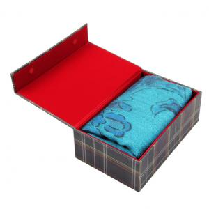 China Custom Luxury Scarf Gift Box Packaging / Silk Scarf Box With Magnetic on sale