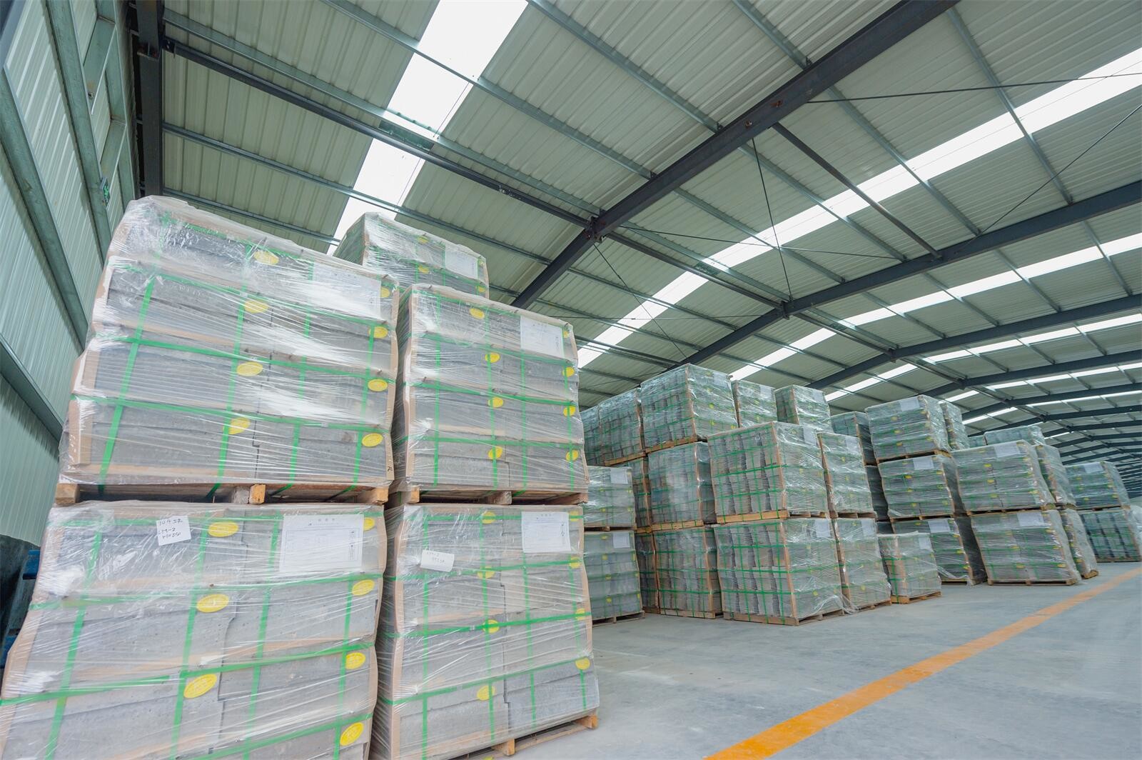 Perfect Thermal Shock Resistance Anti Corrosion Sintered Mullite Brick For Glass Melt Furnace