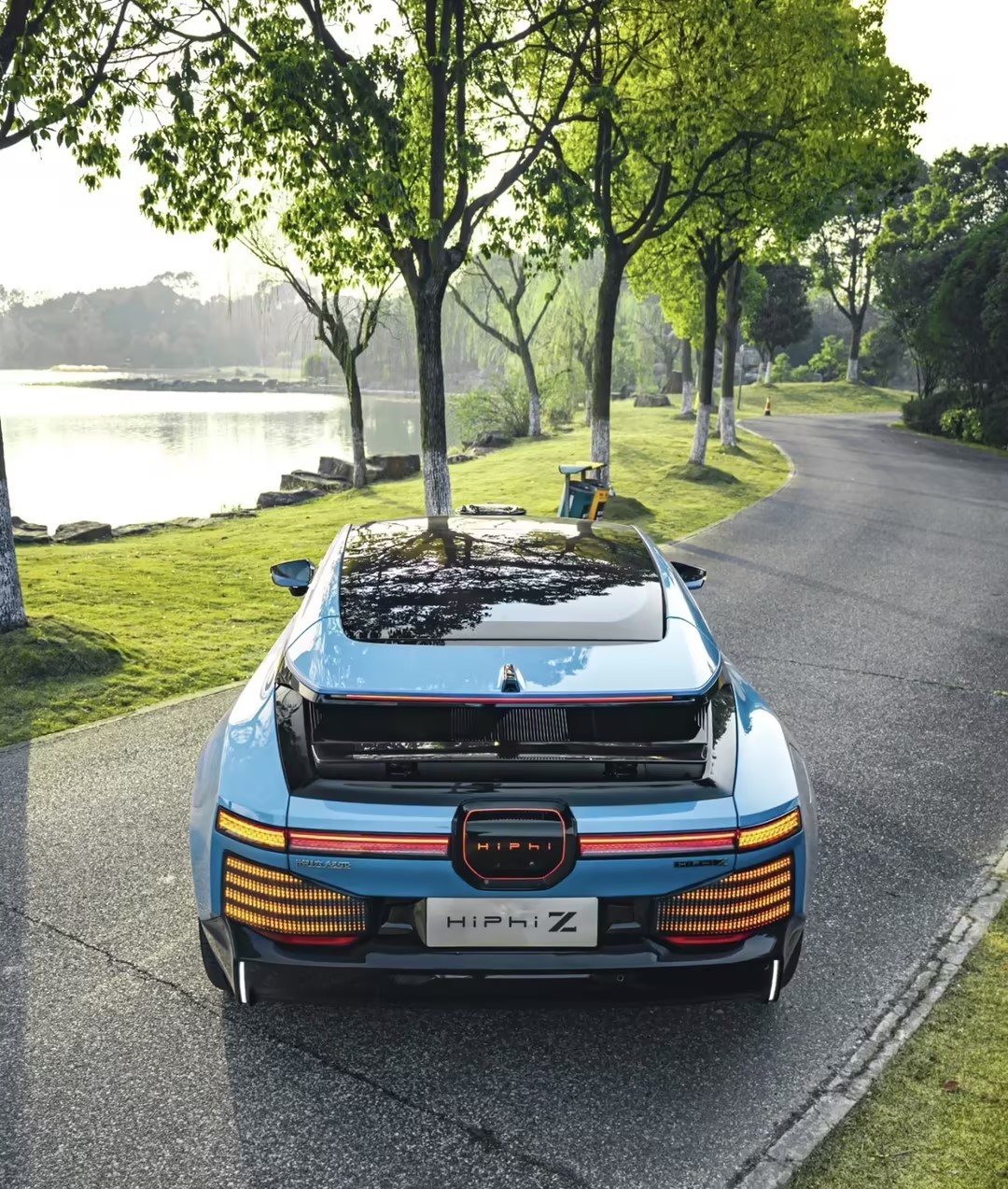 HiPhi Z Electric Luxury Car Intelligent Driving 705KM Range 0-100km/H Acceleration 3.8s