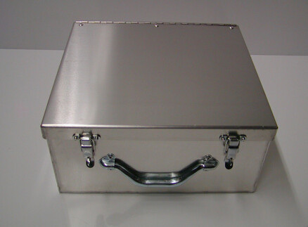 Aluminum plate tool box with handle