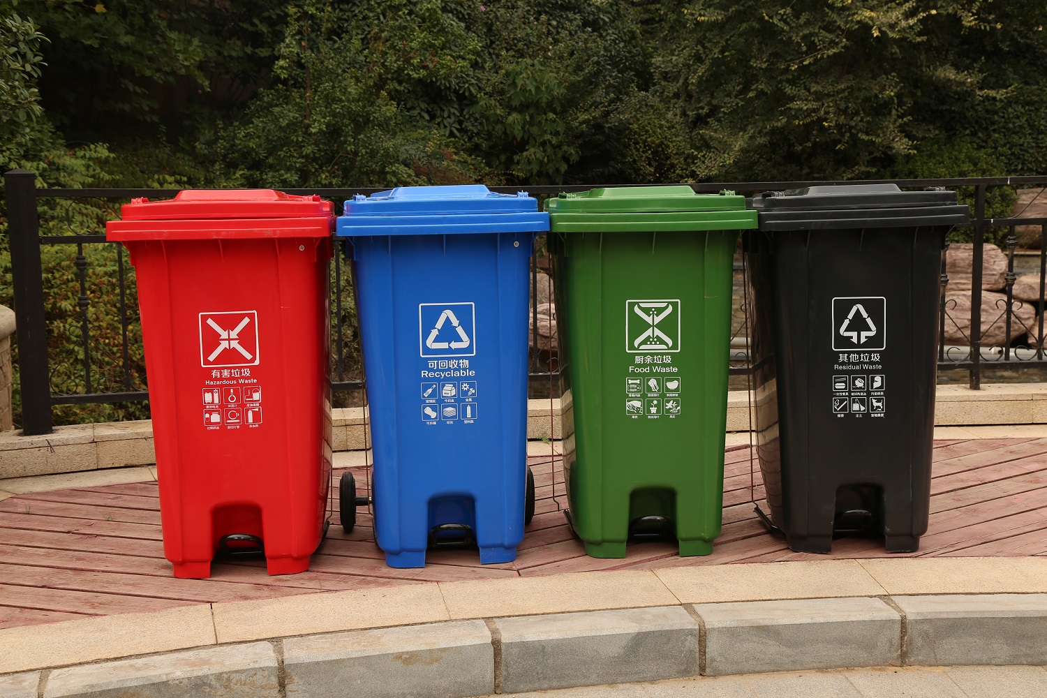 240 Litre Wholesale Large Volume Removable Trash Can Commercial Plastic Outdoor Trash Can