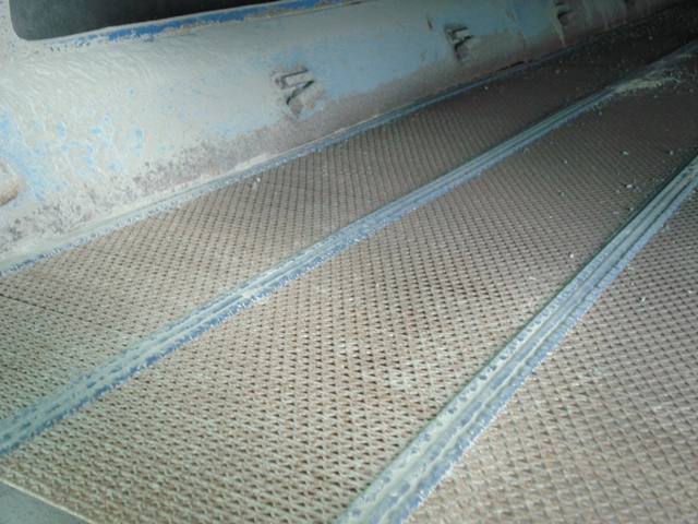 316L SS  Self Cleaning Wire Screen With  Polyurethane Stringer 35mm For Quarry Equipment