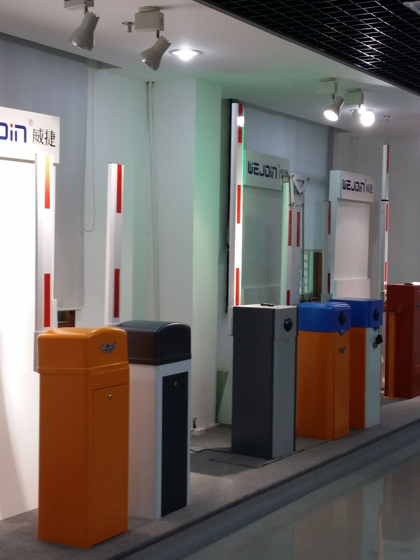 Manual Release Intelligent Barrier Parking Gate 30m Remote Control Distance