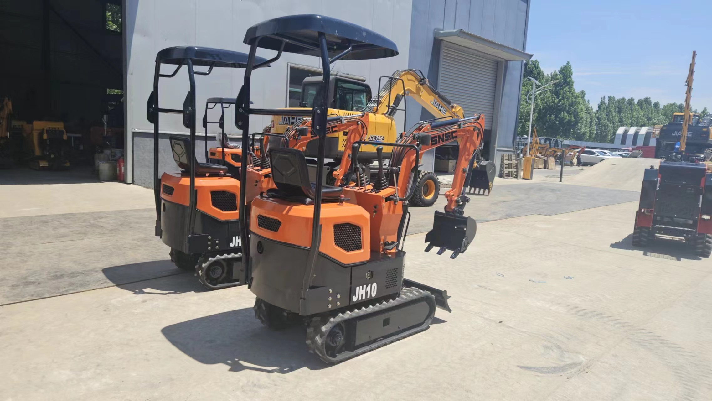Heavy Duty Crawler Mini Excavator 1 Ton Featuring Japan Kubota Engine