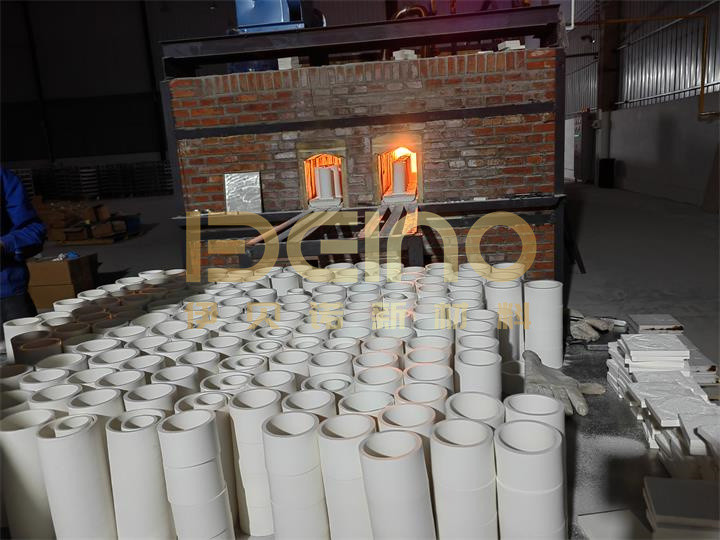 Light Weight Ceramic Lined Elbows Ceramic Lining Pipe With Smooth Inner Wall