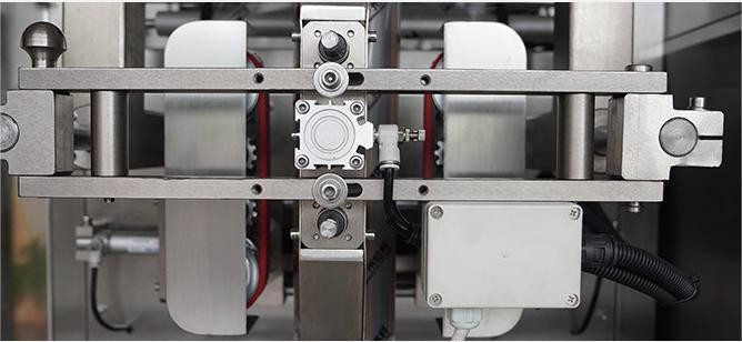 Alumina Ball Desiccant 4 Hoppers Linear Scale Pouch Packaging Machine Silica Gel Desiccant Pouch Packaging Machine