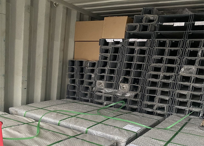 Custom 6m Q235 Metal Steel Poder Coated Cable Trunking