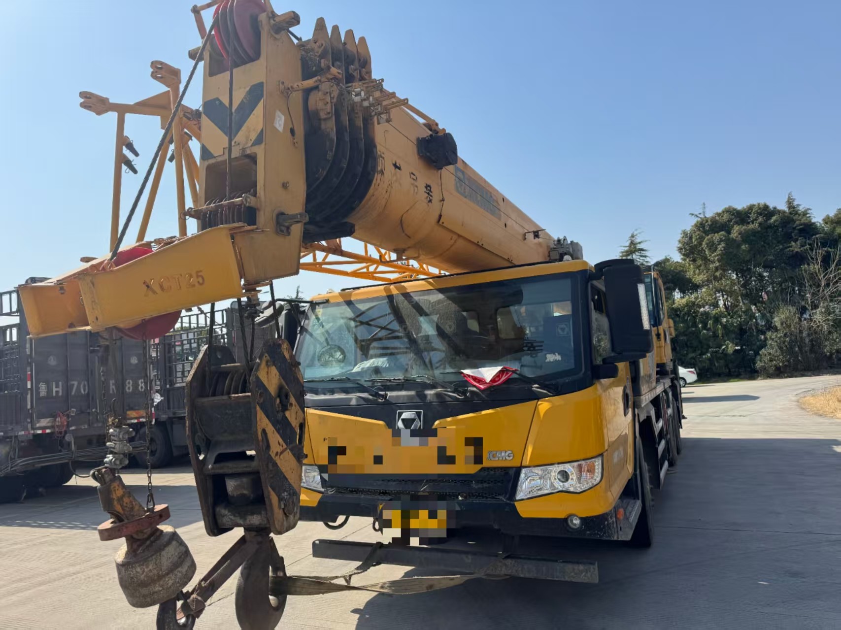 Used XC MG Mobile Truck Crane 25 Tons For Construction Company Inventory Direct Sale