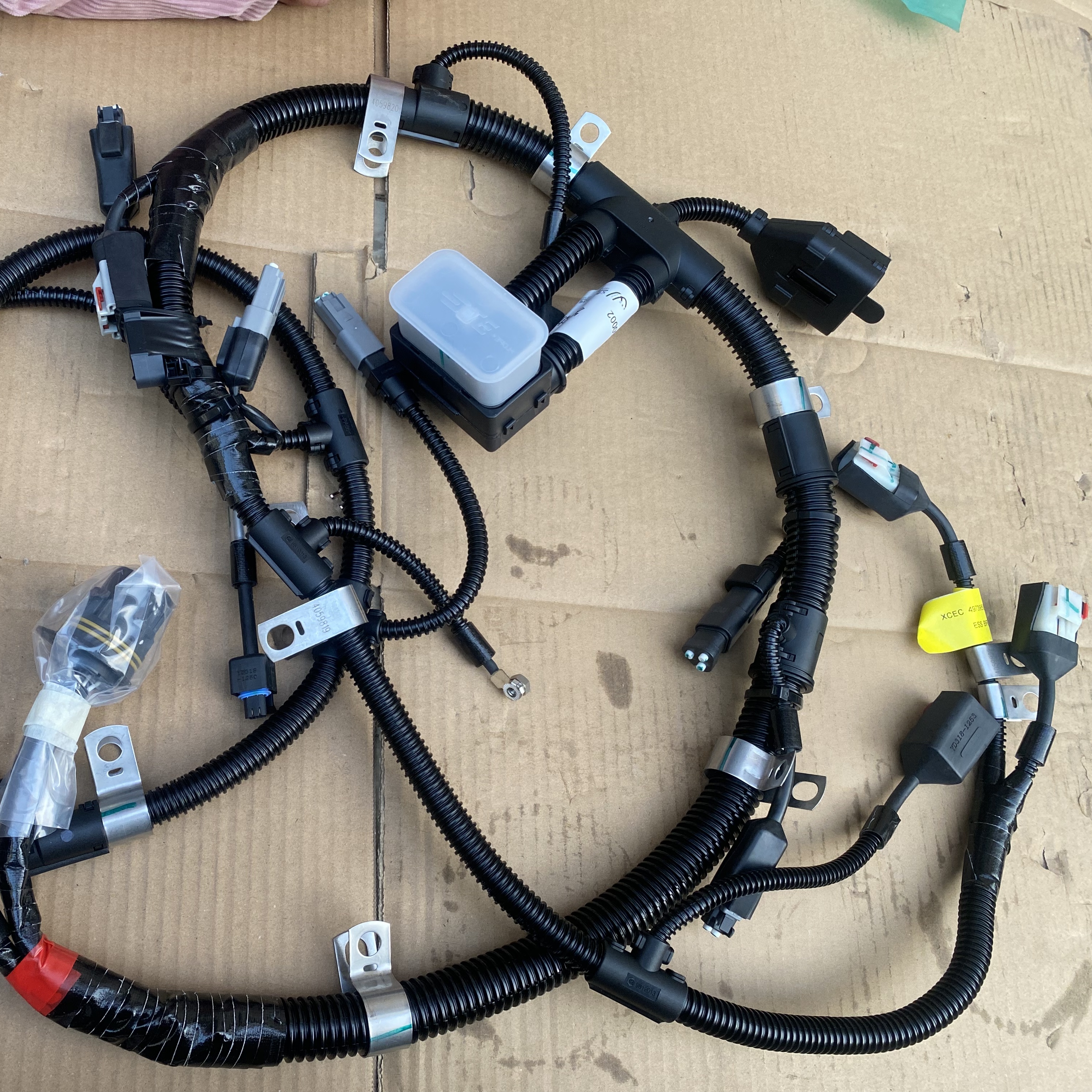 Custom Engine Wire Harness 4973958X/3406879X for Cummins Engine Durable Construction