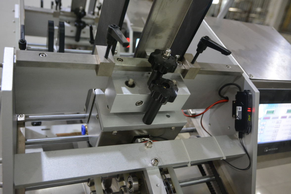 Door Handle Flow Wrap Packing Machine 120 Bags/Min Pillow Wrapping Machine