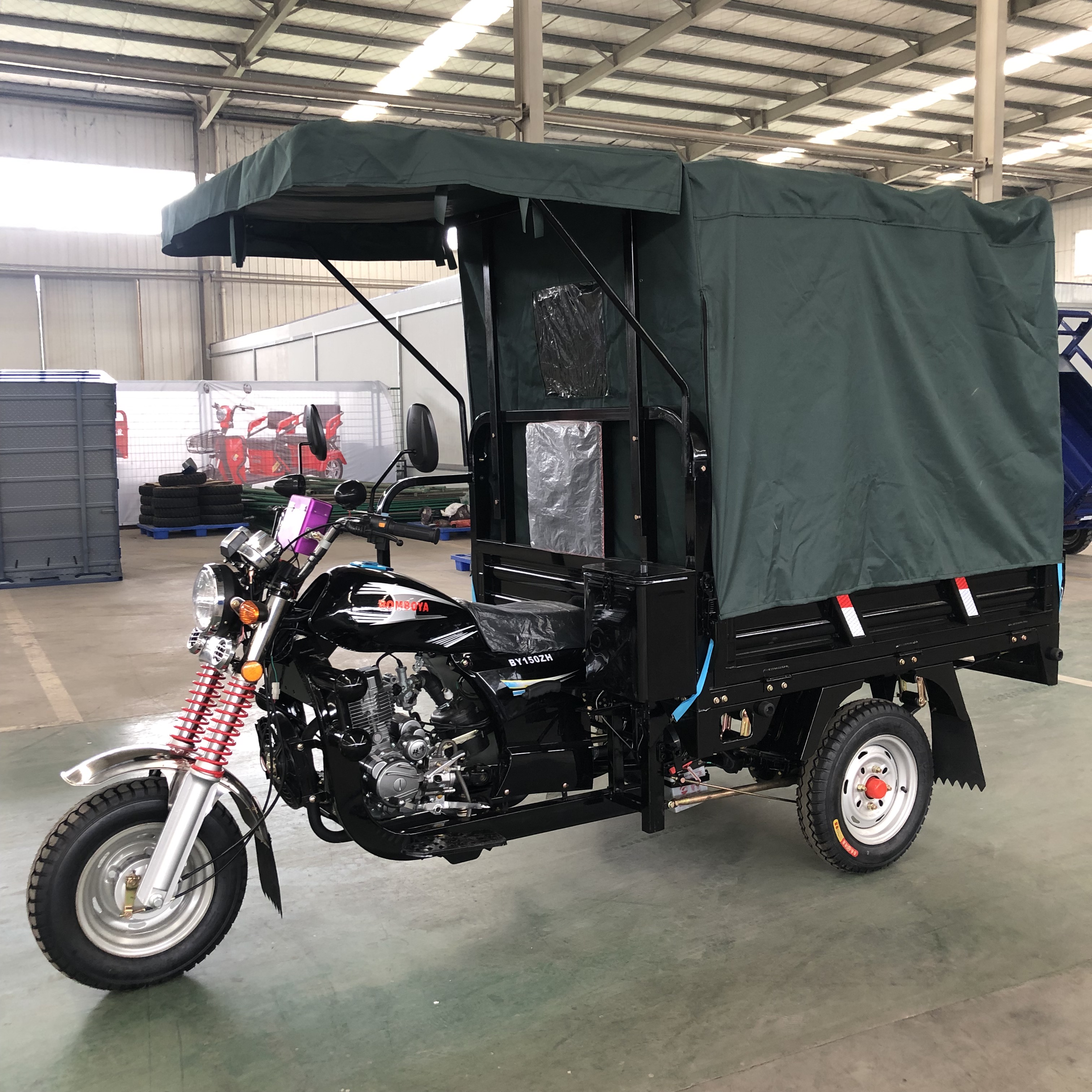 50km/h Motorized 150cc Engine Three Wheel Cabin Tricycle With Tent