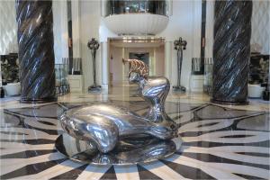 China Large Size Stainless Steel Metal Sculpture For Indoor Hotel Public Decoration wholesale