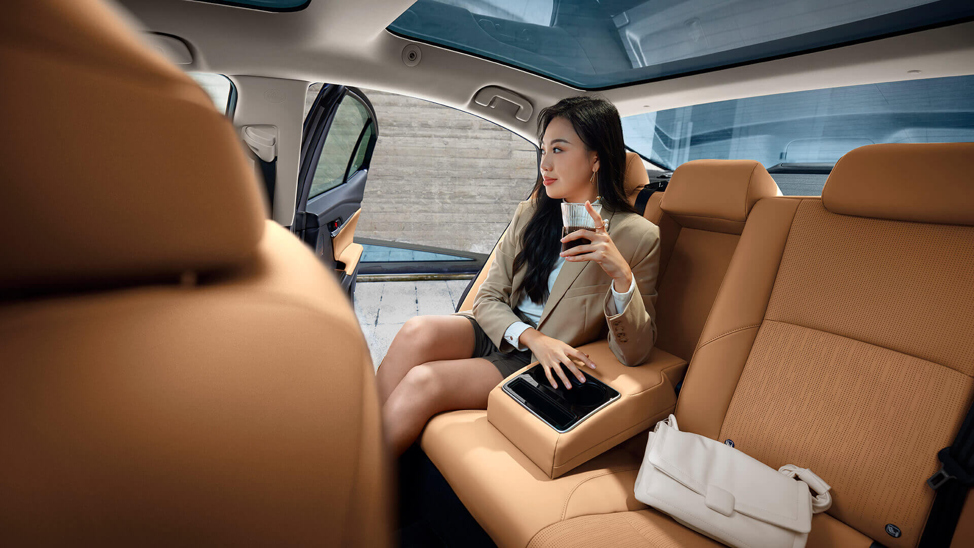 72kw Combined Maximum Power Toyota Camry 2024 Hybrid Gasoline Petrol Luxury Electric EV Sedan Car