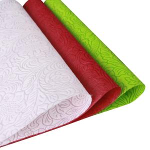 China Disposable Nonwoven Table Cloth Recyclable Waterproof 40-80gsm wholesale