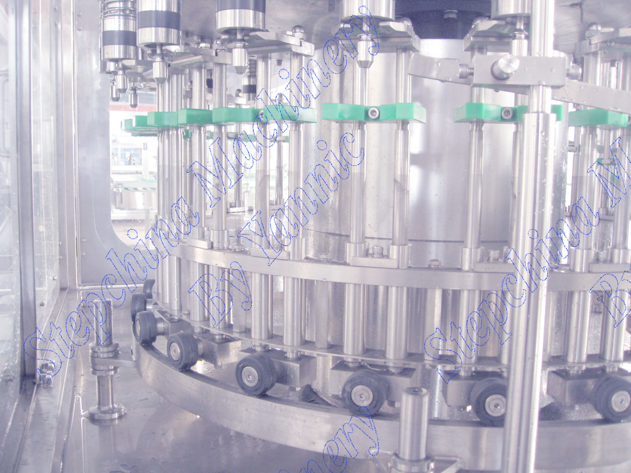 5000B / H 500ml Industrial Bottle Filling Machine 1.5KW Power Touch Screen Operation