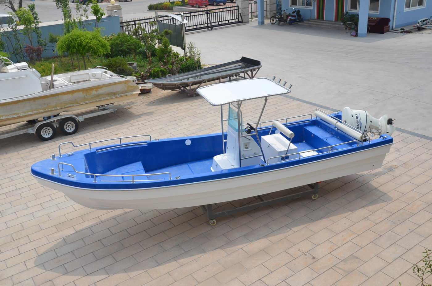 Stability Blue Freshwater Fishing Boats , Fiberglass 8m Pleasure Fishing Boats