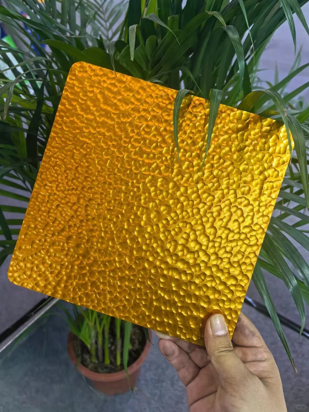 AISI SUS 304 0.9mm 1mm Thick 1219 mmx2438mm Hammered Finish Gold Stainless Steel Sheet