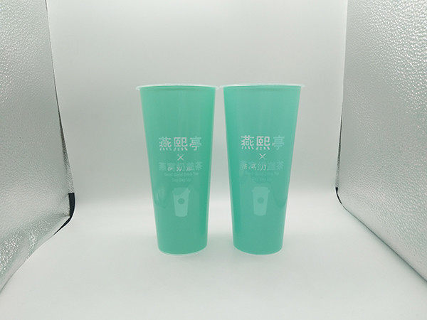 BPA Free Plastic Milk Tea Drinking Cups Iml In Mould Labeling 700ml