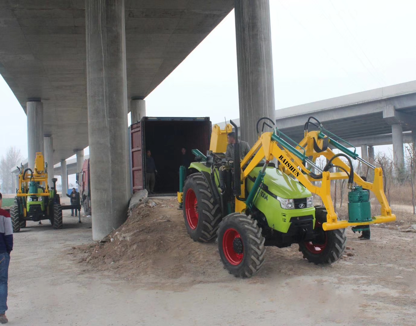 High Performance Hydraulic pole master electric pole erecting crane & digging hole machine