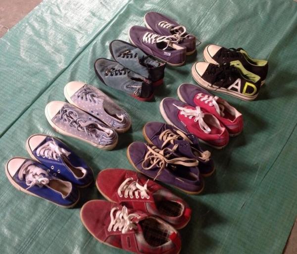 All kind of fashion used women shoes,used shoes used clothes used bags.