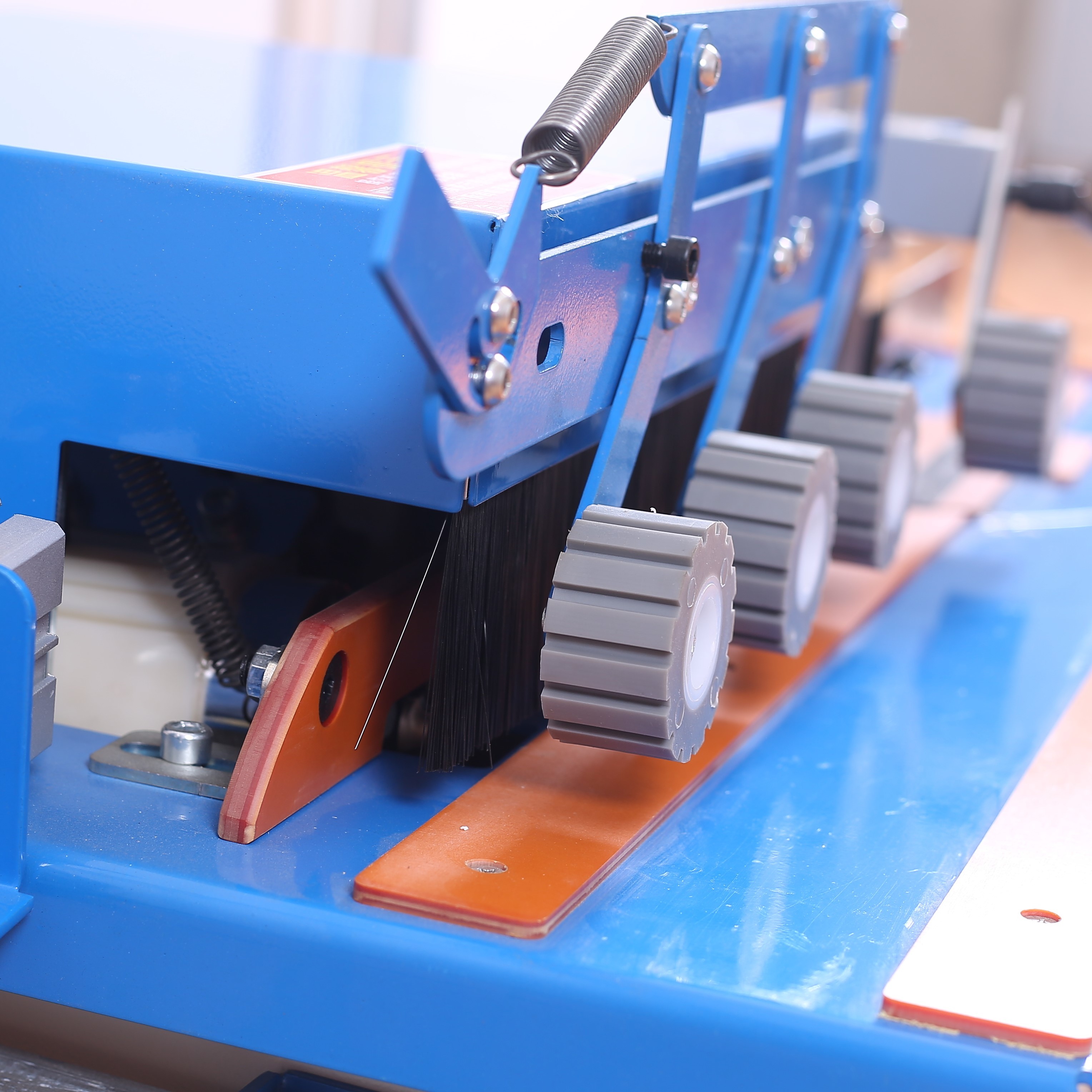 1.6kw Manual Curved Edge Banding Machine For Trimming Wood