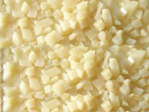China IQF Frozen White Peach Dice / Cube, peeled and pitted, blanched wholesale
