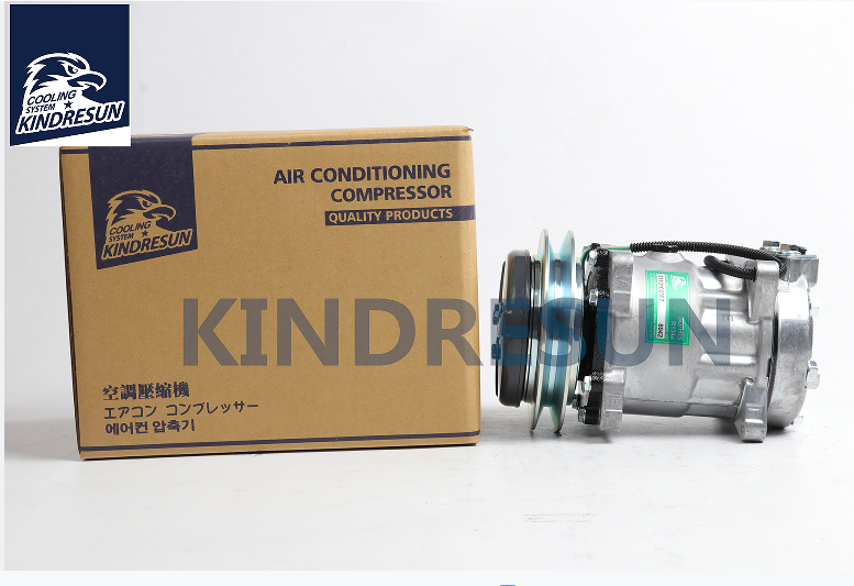 KOMATSU 7H15 Excavator Compressor For Air Conditioner 23B-07-61112