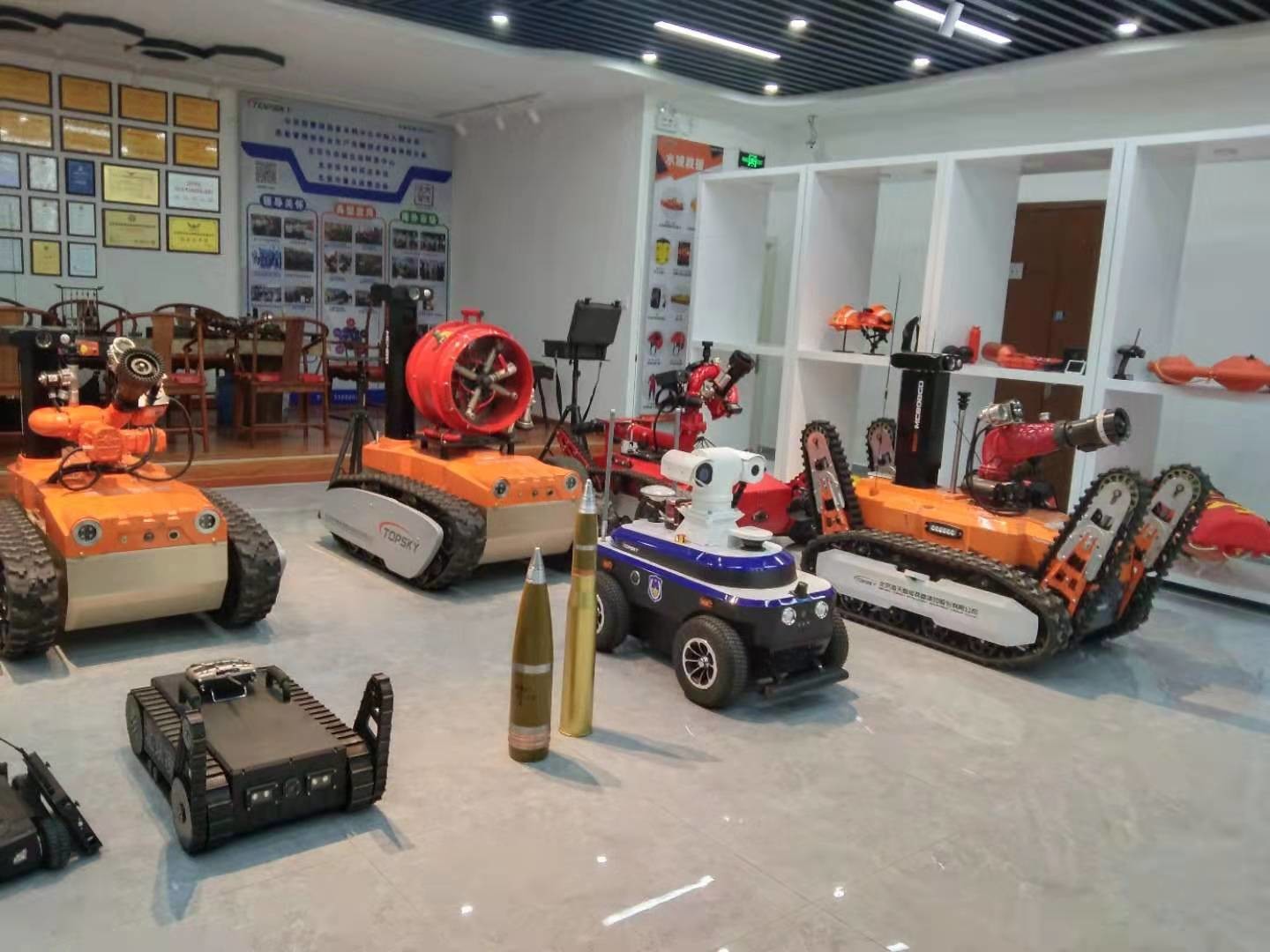 Fast 18.5KG ROV-48 Remote Control 1000M Water Rescue Robot