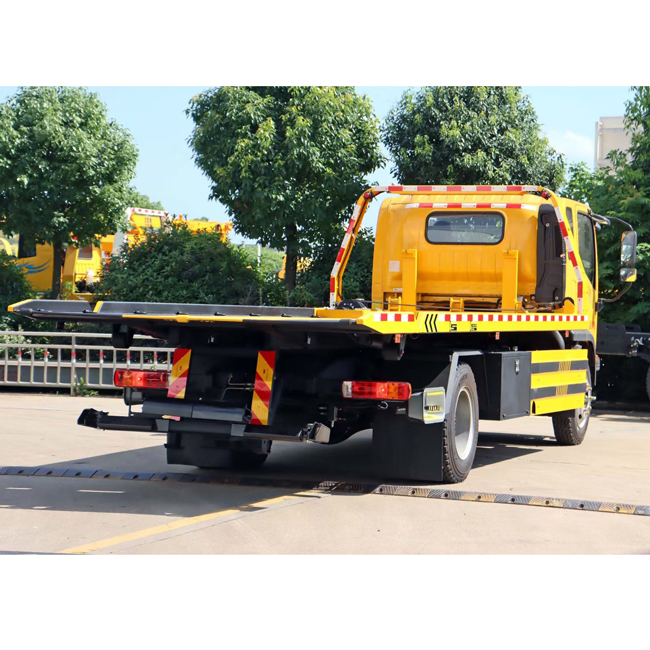 New Type FAW 4x2 Lightweight Tow Trucks Wrecker Truck 3 Tons 5 Tons Wrecker Truck Body for Road Rescue